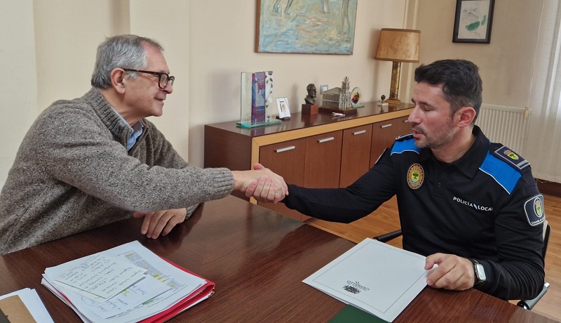 Evencio Ferrero felicita a Pedro Cancela tras nomealo xefe da Polica Local
