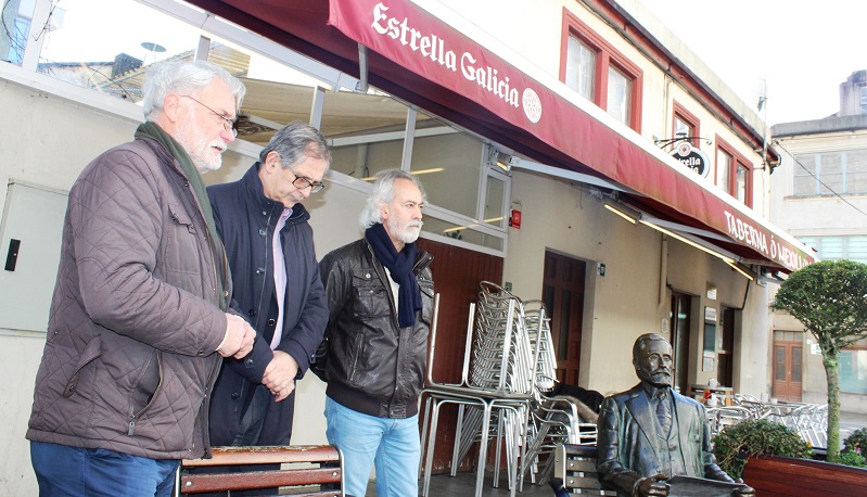 O acto celebrouse xunto  escultura de Alfredo Braas e  sa casa natal