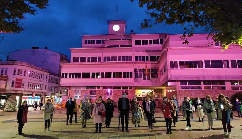 A Casa do Concello iluminouse de cor rosa no Da Mundial contra o Cancro de Mama como smbolo de apoio s persoas que sofren a enfermidade