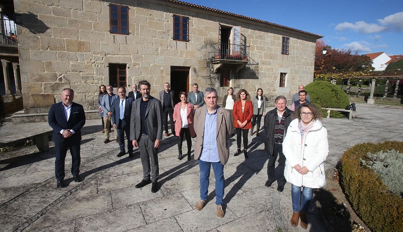 Na xuntanza estiveron representados 15 concellos galegos