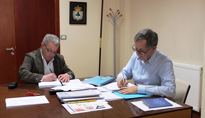 A sinatura do contrato tivo lugar na Alcalda