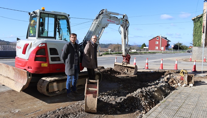 Juan Seoane e Evencio Ferrero visitaron as obras de abastecemento a Sofán