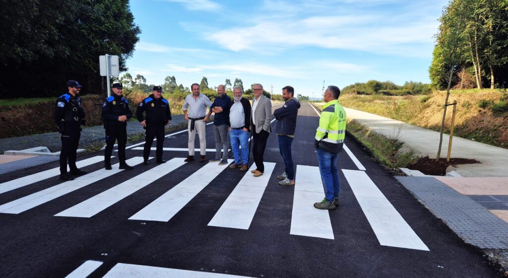Apertura primeiro treito vía polígono - estrada Razo