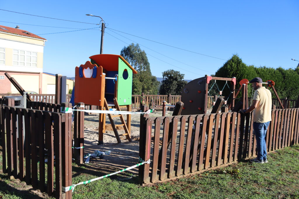 Obras parque infantil A Brea setembro 2025