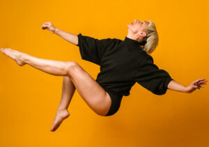 OTNI: "Desde o corset á danza vertical" con Paula Quintas Cía.