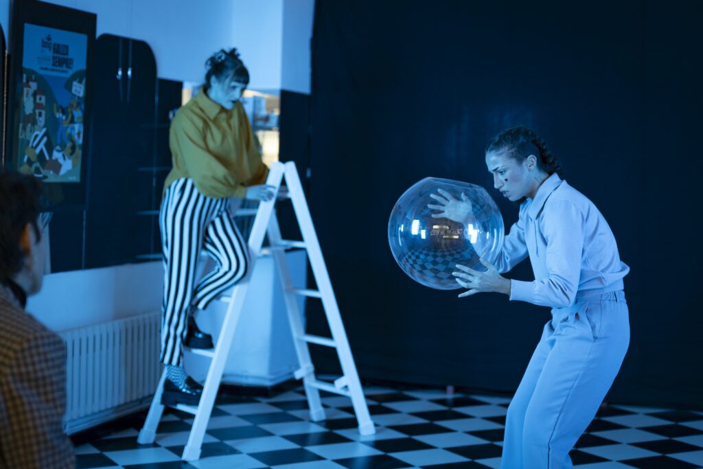 FIOT M2: Alicia Wants To © Vanessa Rabade