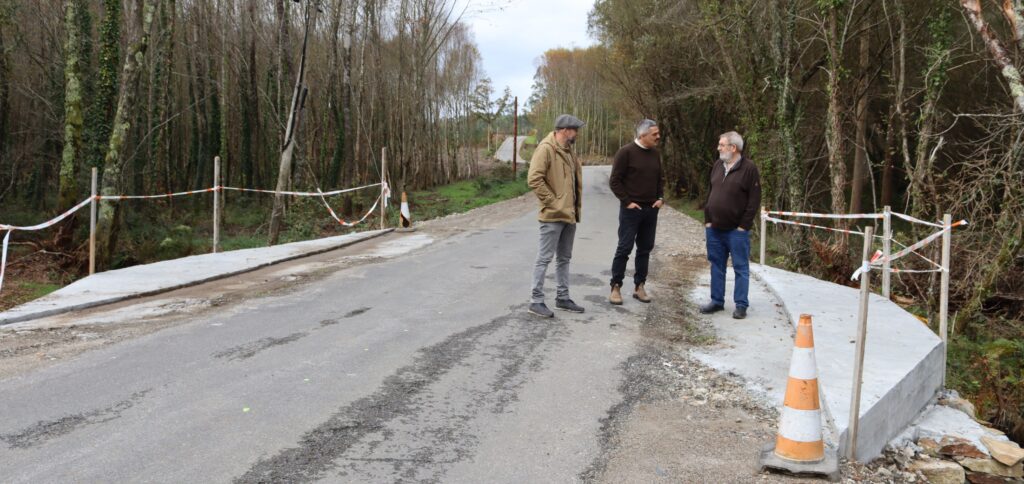 Obras estrada aglomerado Pereiro Vello - Outón