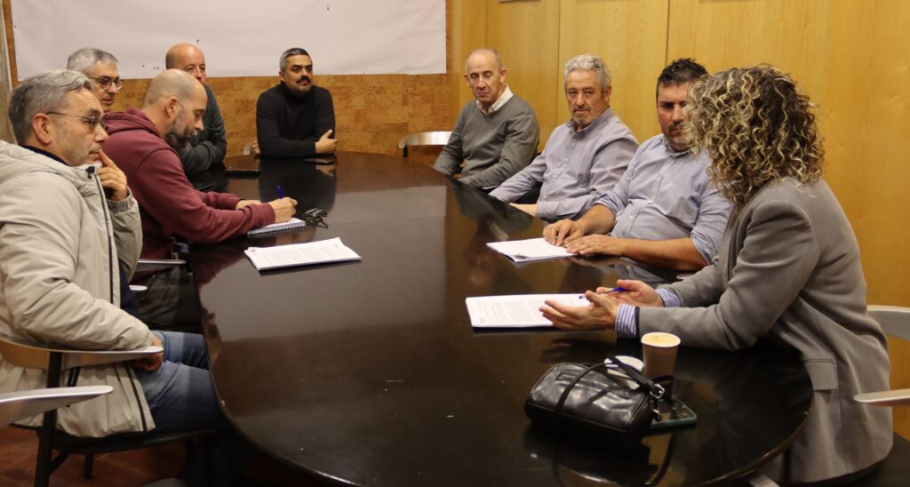 reunión Carballo e Coristanco sobre obradoiro Lubiáns II