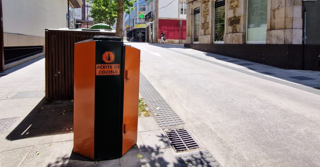 contedor aceite de cociña rúa Ponte