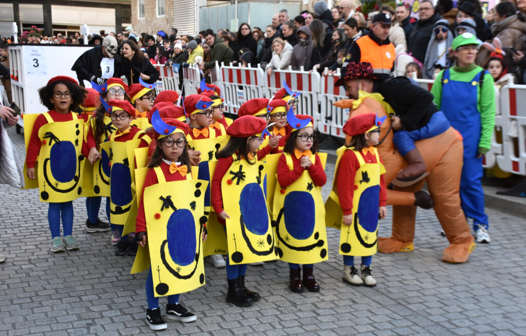 Desfile de Entroido Carballo 2025