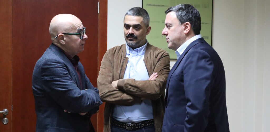 Sinatura convenio UCA 2025