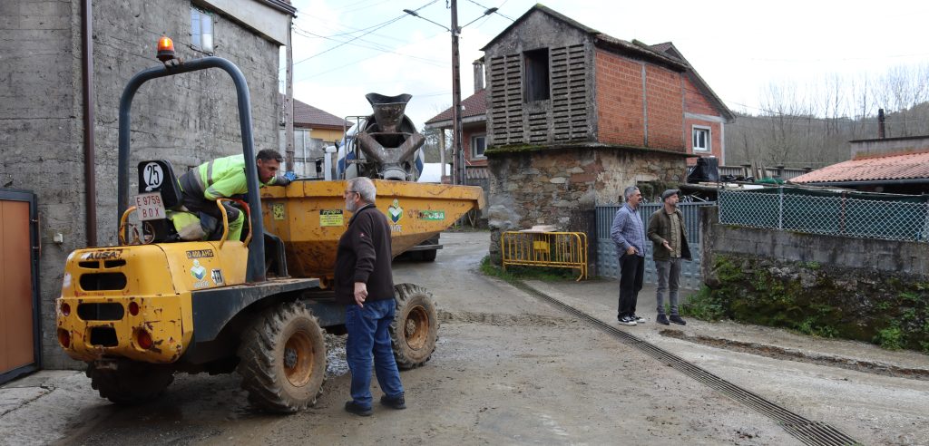 Obras abastecemento en Rus