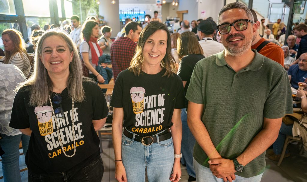 Maruxa Suárez, Verónica Bolón e Daniel Pérez, no Pint of Science 2026, anuncio pregoeira San Xoán