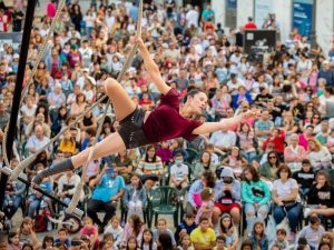 A compañía DESASTRONAUTS presenta o espectáculo Circo expreso 2