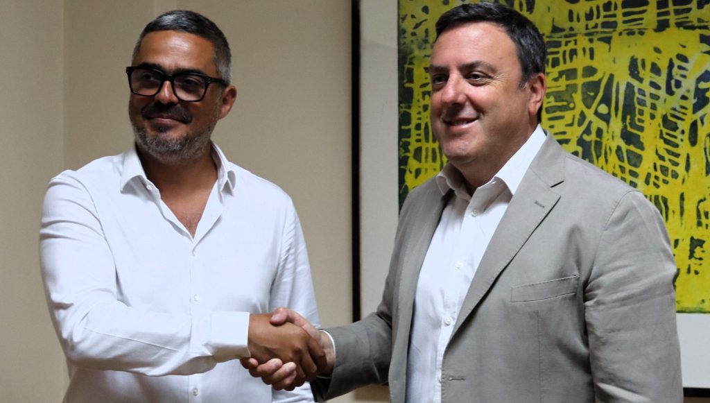 Sinatura convenio Praza de Vigo