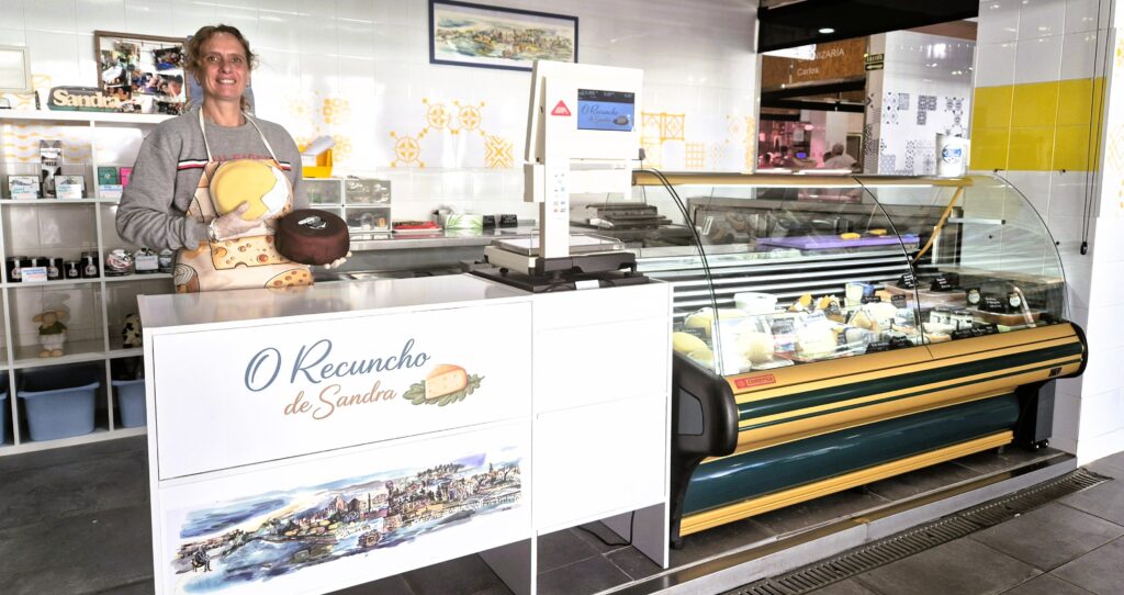 Queixaría Sandra - Mercado municipal - Sandra Capelán Arana