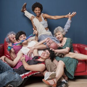 “Doce metros cuadrados de piel (Seis miradas diversas sobre sexualidad)” de La Rueda Teatro Social - FIOT 2026