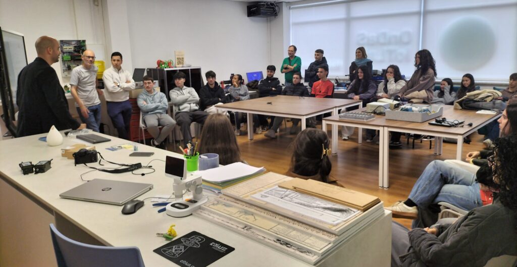 Daniel García, investigador da Academia Joven de España, no IES Monte Neme